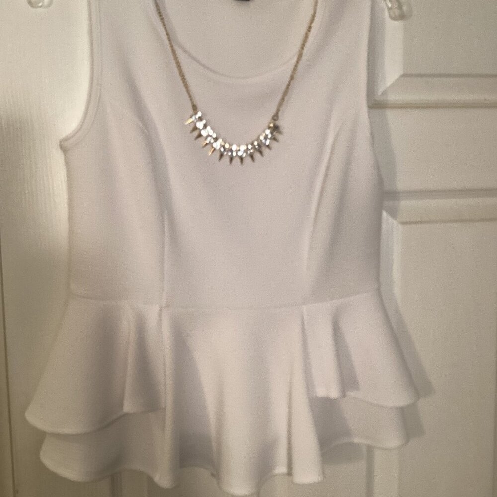 NWT Thalia Sodi Sleeveless Top Women Size S Small White Detachable Necklace New